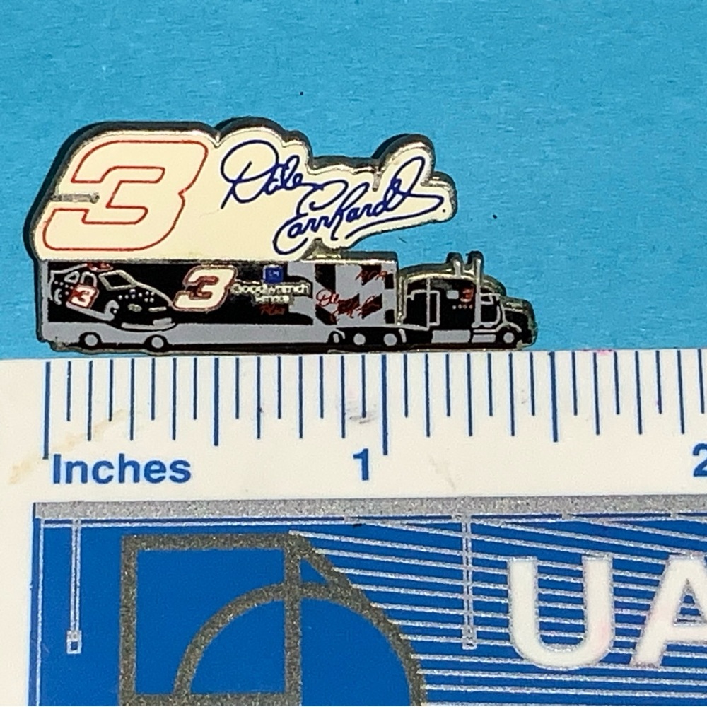 Dale Earnhardt Racing Pin - Picture 5 of 6